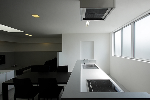 Dramatic-home-minimalist-kitchen-design