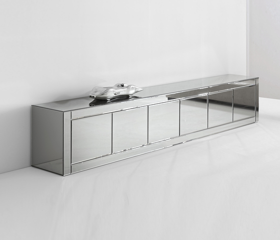 Exclusive-Shelving-Systems-Design-by-Avantgarde-of-Reflex-Angelo