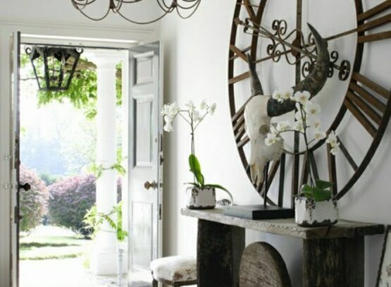 Vestibule-decoration-ideas-console-table-wrought-iron-clock