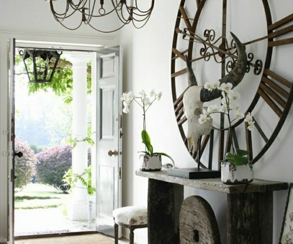 Vestibule-decoration-ideas-console-table-wrought-iron-clock