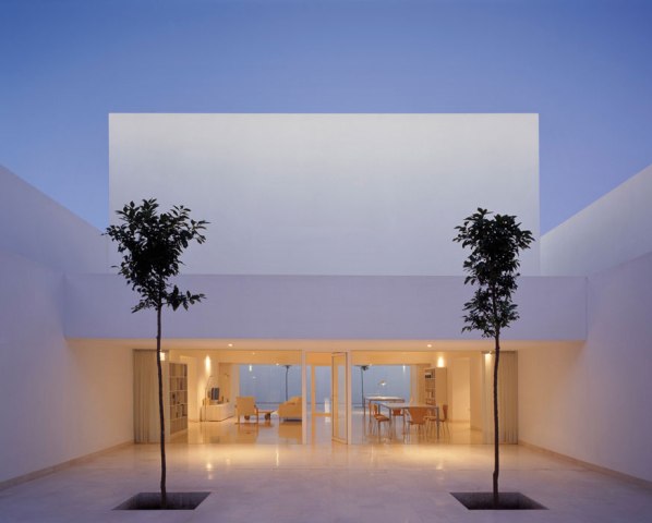 Minimalist-Architecture-Casa-Guerrero-by-Alberto-Campo-Baeza