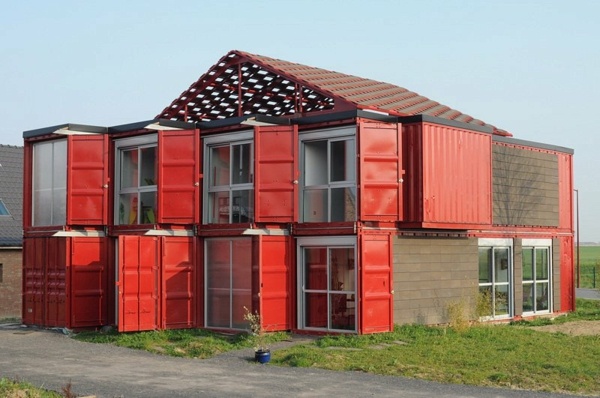 shipping-container-house-Maison-Container-Lille