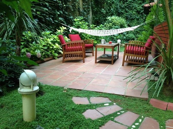 small-garden-ideas patio furniture hammock