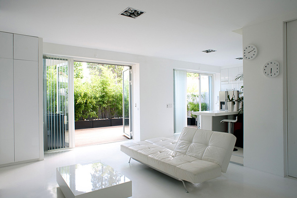 Modern White Minimalist Living Room Decor