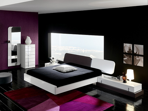 modern-minimalist-black-bedroom-purple-decor