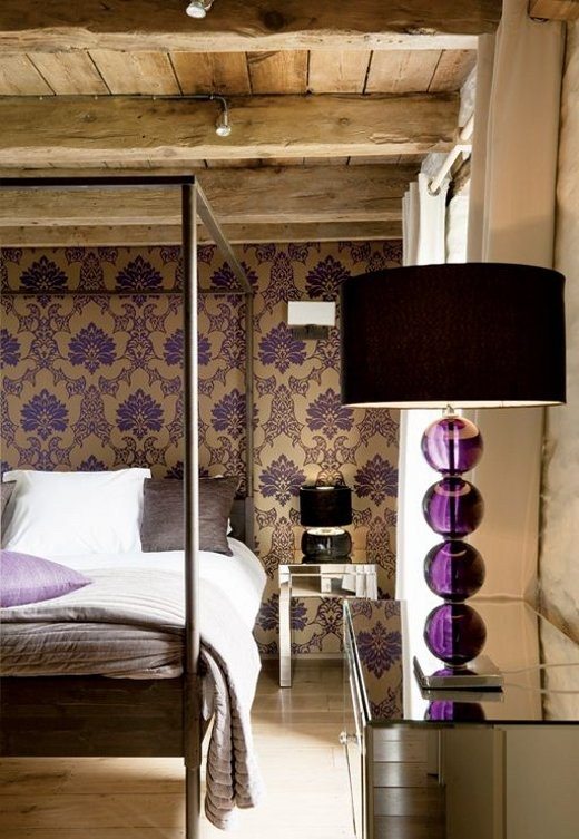 rustic-bedroom-design-brown-purple-wall-decor