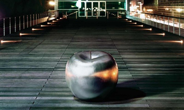 silver-apple-sculpture-decoration