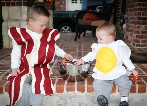 Halloween Costumes fried egg bacon