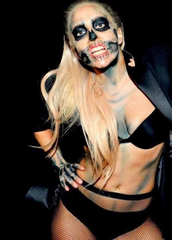 celebrities Halloween costumes and make up lady gaga