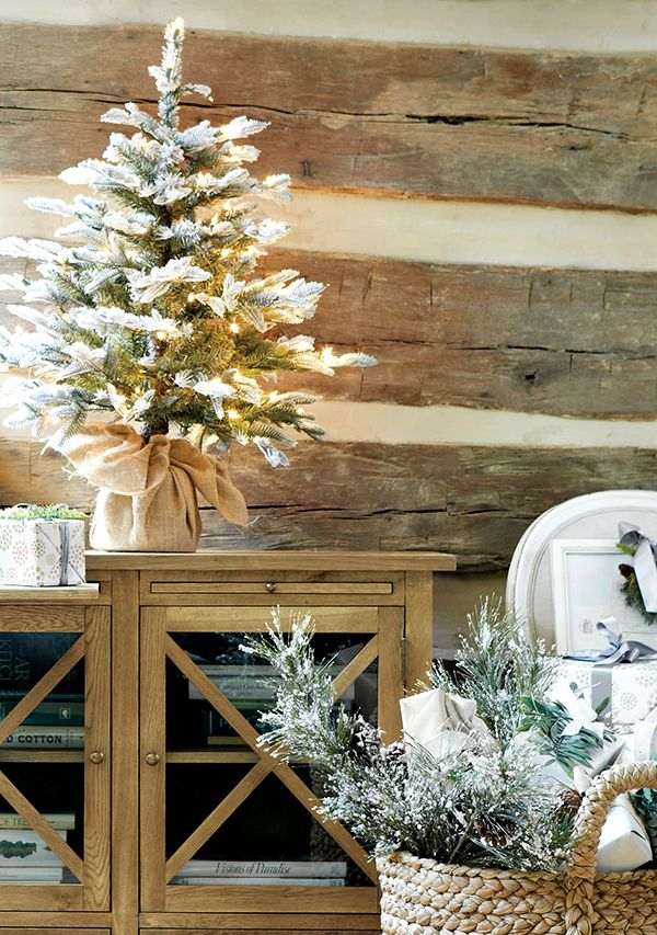 White Christmas decoration ideas small tree