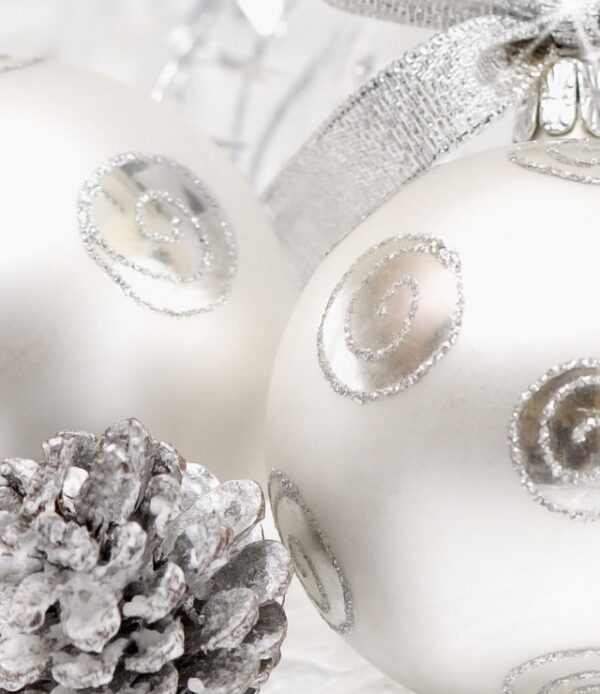 white-christmas-table-decorating-ideas