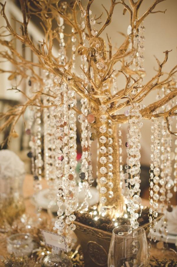 Beautiful gold table centerpiece with crystals