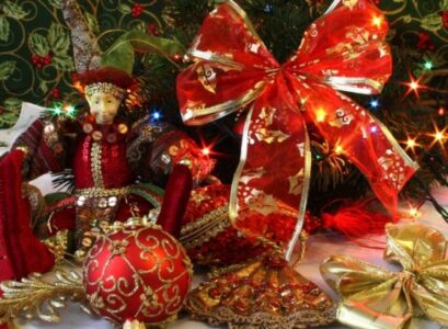 Bright-red-ribbon-christmas-decoration