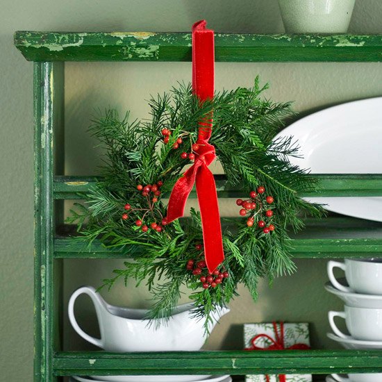 Christmas ideas for small spaces a wreath