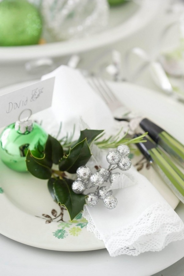 Christmas decoration ideas green white table decor 