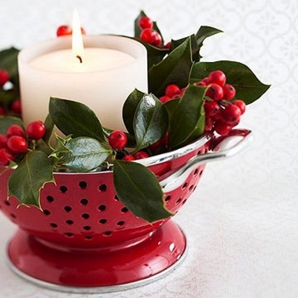 Christmas decoration ideas table decoration cranberries white candle 