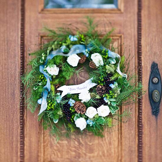 Christmas front door decoration discrete wreath with cones