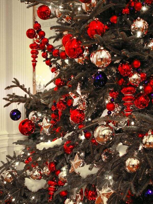 20 magnificent ideas for the traditional Christmas tree decorations