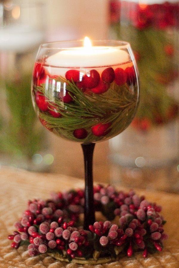 DIY Christmas table ideas cranberries wine glass floating candle