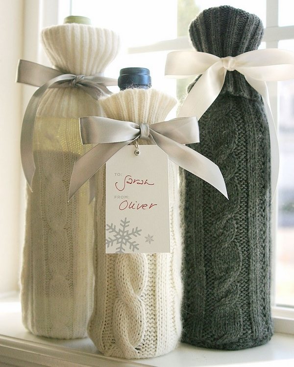 DIY christmas gift wrapping ideas wine wrapping ideas sweater upcycling ideas