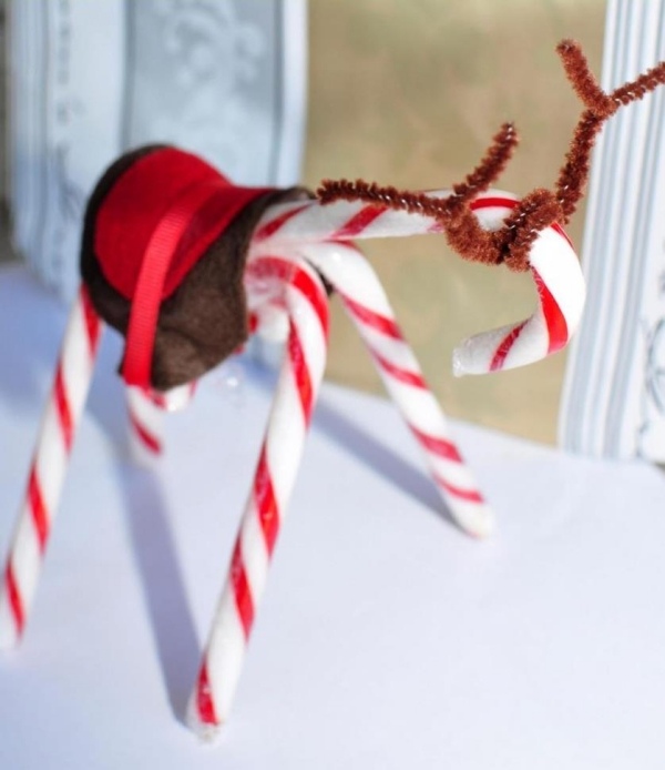 DIY easy christmas crafts candy cane reindeer