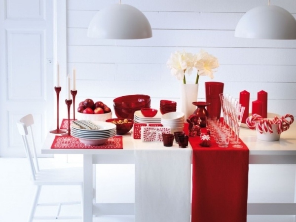 Christma decorating ideas white table red accessories