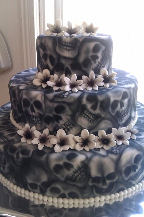 Scary Halloween cakes - 25 ideas how to add some creepy decoration