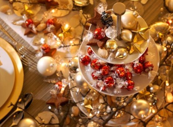 christmas-table-decoration-gold-and-red