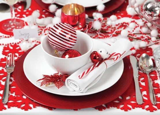 christmas-table-decoration-traditional-red-white