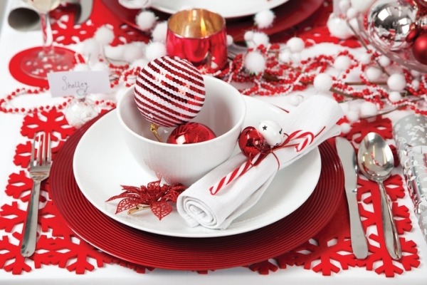 christmas table decoration traditional red white