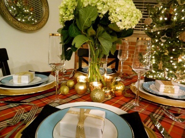 table setting gold shimmer
