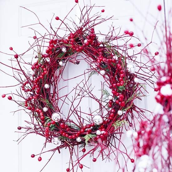 christmas wreath ideas cranberries and ornaments