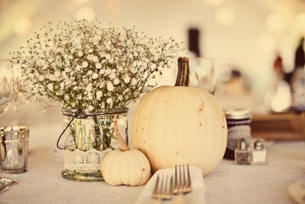 creative easy thanksgiving table centerpiece in white