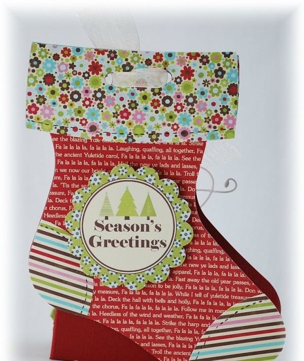 easy-christmas-craft-ideas-stocking-card-holder-paper-ribbon