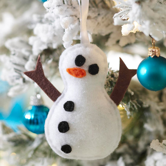 easy to make felt snowman ornament