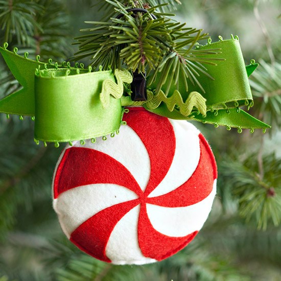 easy to make felt christmas ornament peppermint