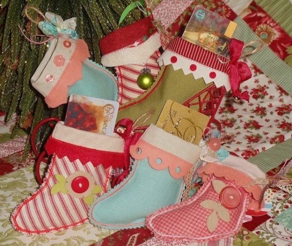 fantastic christmas craft ideas-stockings-gift-card-holders-textile
