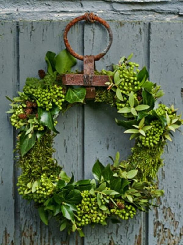 door green wreath