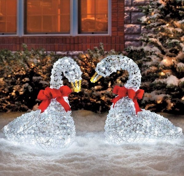 gorgeous decorations light sculpures swans 