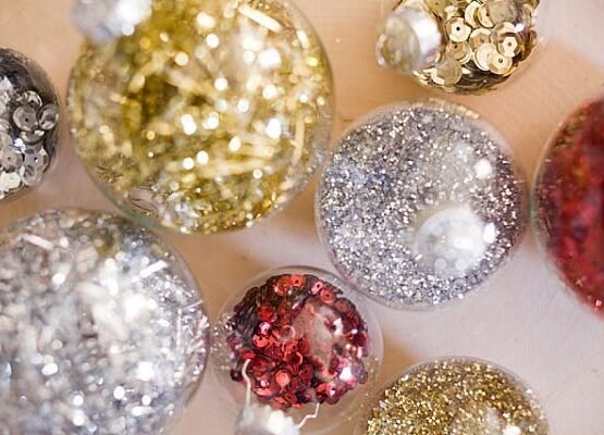 homemade-Christmas-ornaments-glitter-Christmas-ornaments-tree-baubles