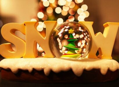 homemade-snow-globes-kids-Christmas-crafts