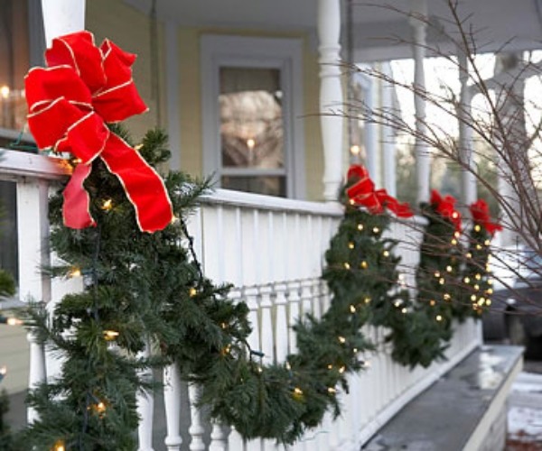 outdoor Christmas lights glittering garland