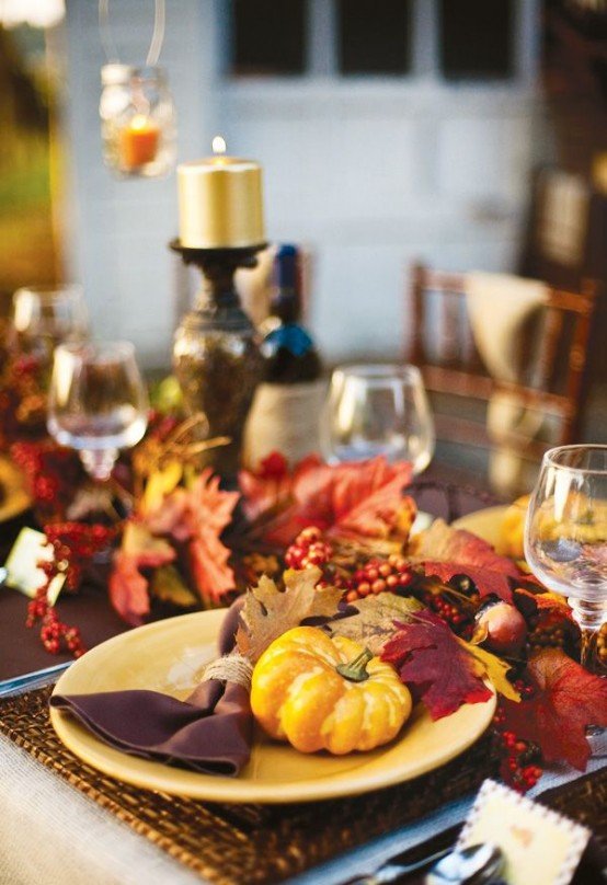 outdoor thanksgiving dinner decorating ideas table setting napkin yellow 