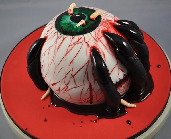scary-halloween-cakes-ideas-eyeball-black-fingers