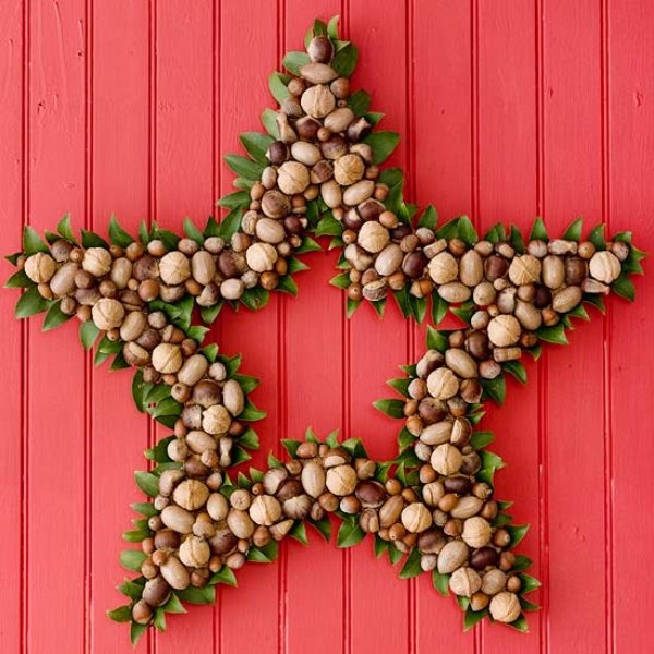 star shaped christmas wreath with ornaments