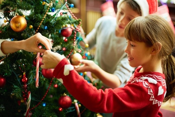 traditional decorations red ornaments 