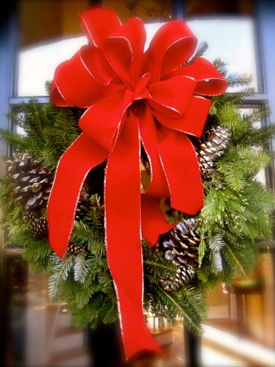 traditional christmas wreat red ribbon