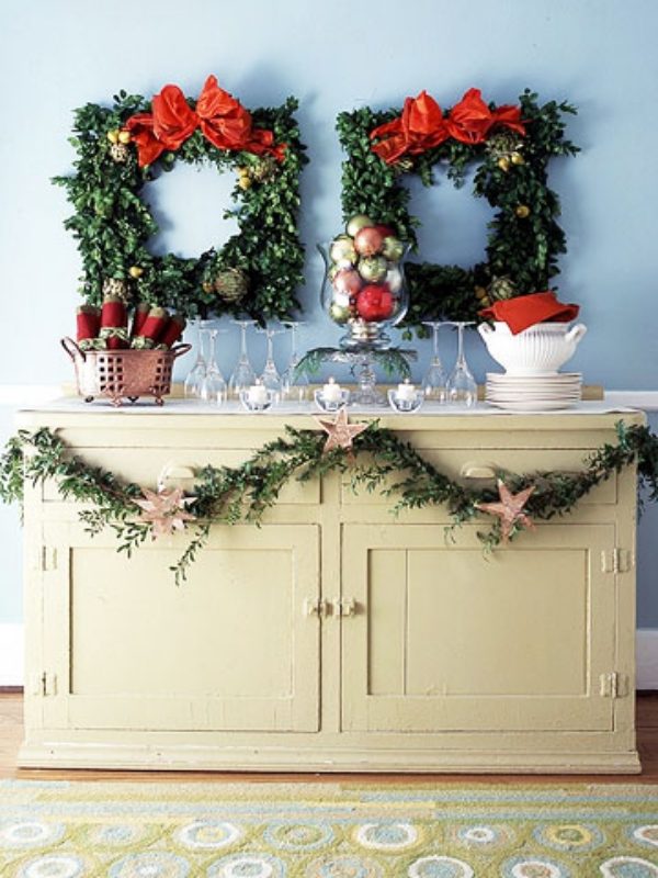 traditional christmas wreaths wall decoration