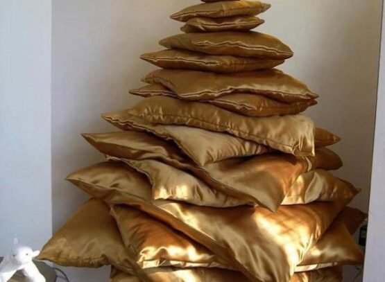 unusual-Christmas-home-decoration-ideas-DIY-christmas-tree-ideas-pillows