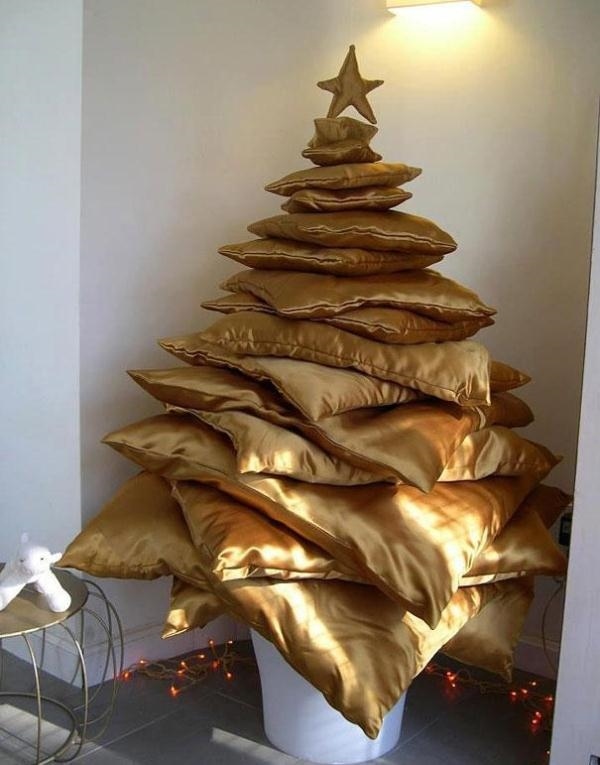 unusual Christmas home decoration ideas DIY christmas tree ideas pillows